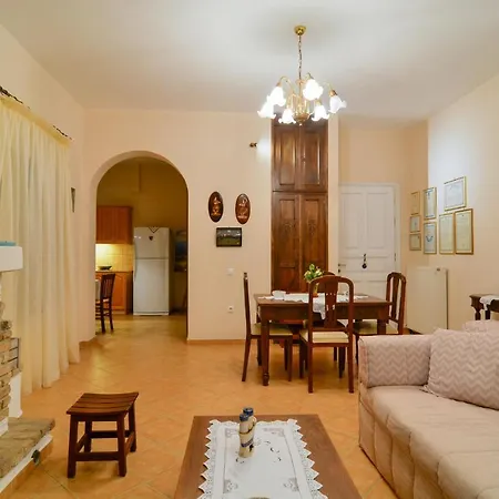 The Antique House Batsi (Andros)