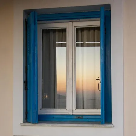 The Antique House Villa Batsi (Andros)